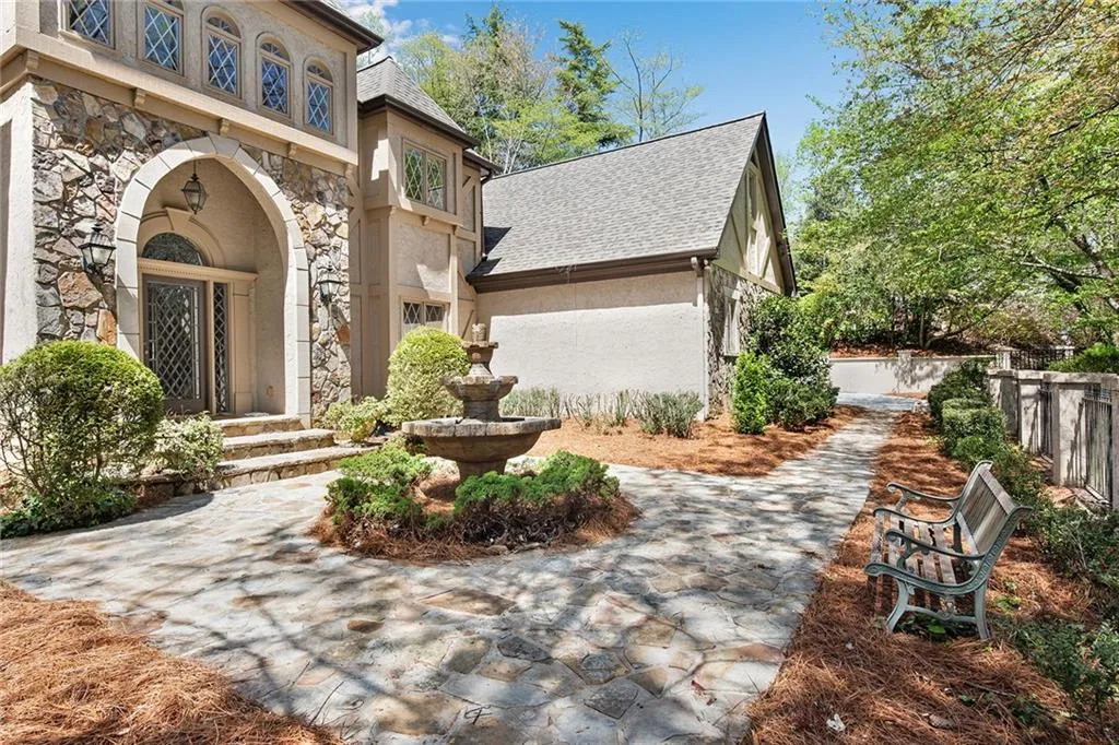 310 Green Park Court, Atlanta, Georgia 30327, 5 Bedrooms Bedrooms, ,4 BathroomsBathrooms,Residential,Sold,310 Green Park Court,7026248