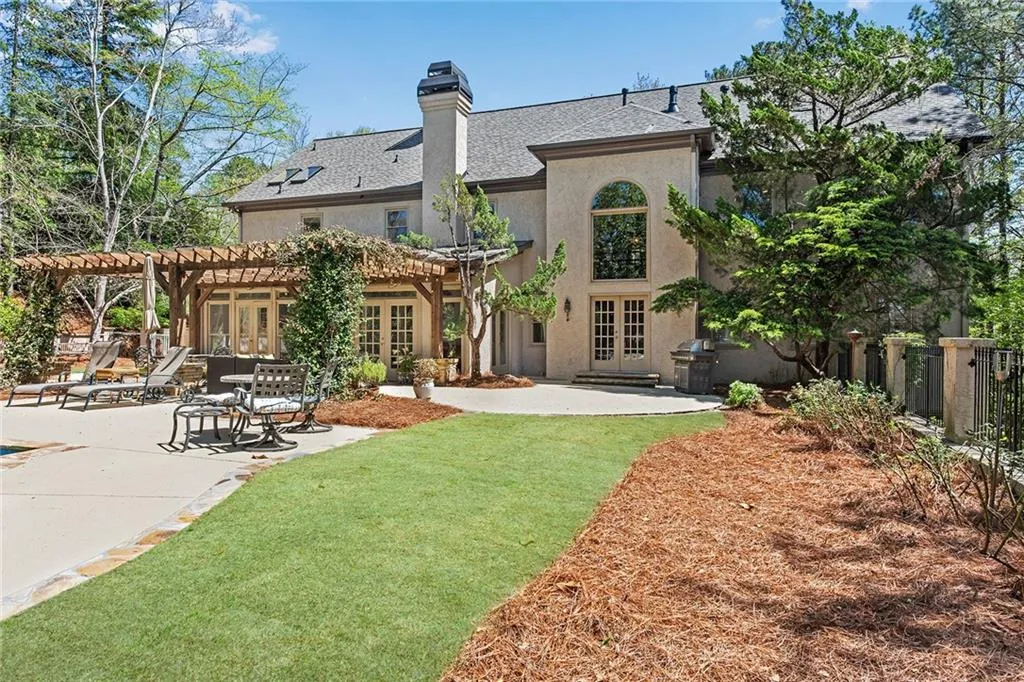 310 Green Park Court, Atlanta, Georgia 30327, 5 Bedrooms Bedrooms, ,4 BathroomsBathrooms,Residential,Sold,310 Green Park Court,7026248