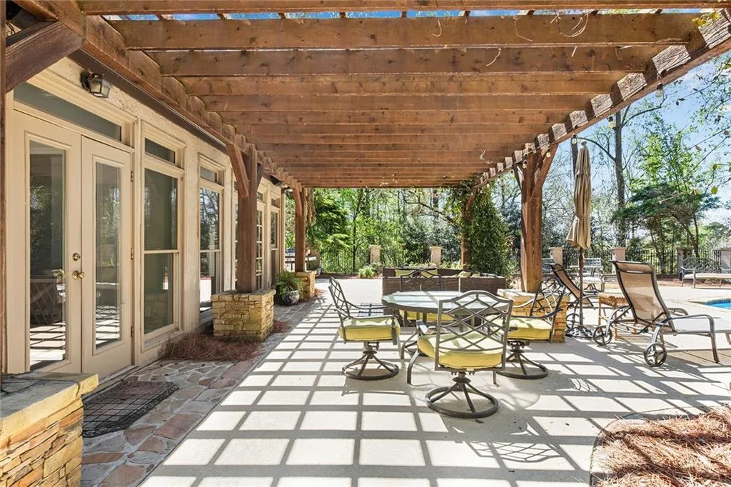 310 Green Park Court, Atlanta, Georgia 30327, 5 Bedrooms Bedrooms, ,4 BathroomsBathrooms,Residential,Sold,310 Green Park Court,7026248