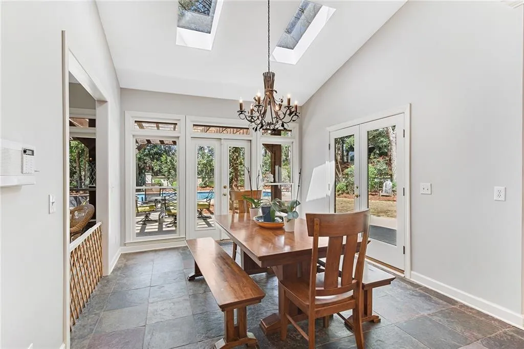 310 Green Park Court, Atlanta, Georgia 30327, 5 Bedrooms Bedrooms, ,4 BathroomsBathrooms,Residential,Sold,310 Green Park Court,7026248