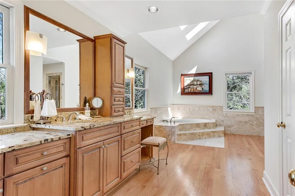 310 Green Park Court, Atlanta, Georgia 30327, 5 Bedrooms Bedrooms, ,4 BathroomsBathrooms,Residential,Sold,310 Green Park Court,7026248