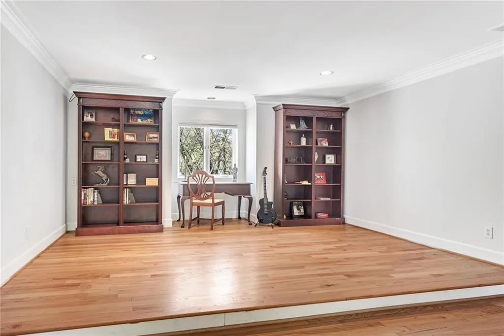 310 Green Park Court, Atlanta, Georgia 30327, 5 Bedrooms Bedrooms, ,4 BathroomsBathrooms,Residential,Sold,310 Green Park Court,7026248