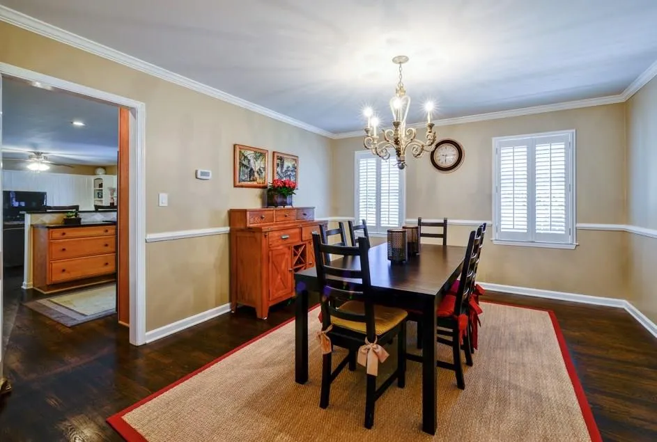 832 Stovall Boulevard, Atlanta, Georgia 30342, 4 Bedrooms Bedrooms, ,3 BathroomsBathrooms,Residential,Sold,832 Stovall Boulevard,5662290