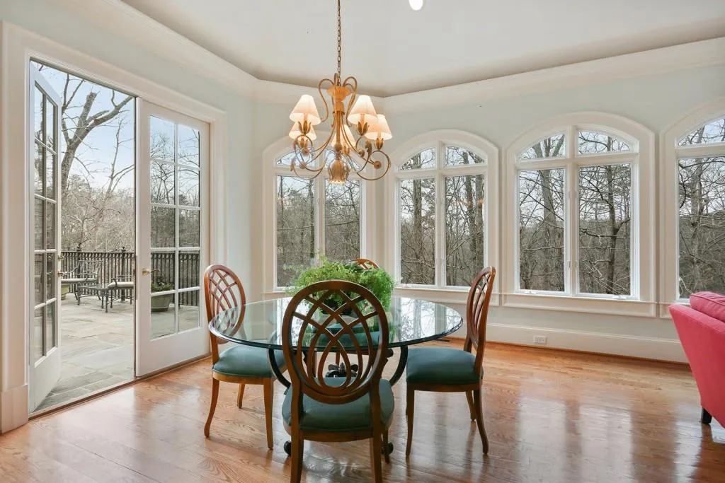 8305 Grogans Ferry Road, Sandy Springs, Georgia 30350, 4 Bedrooms Bedrooms, ,5 BathroomsBathrooms,Residential,Sold,8305 Grogans Ferry Road,5974351