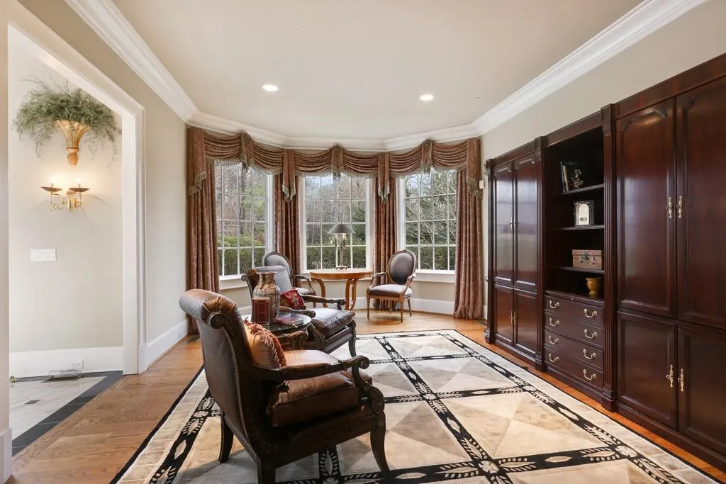 8305 Grogans Ferry Road, Sandy Springs, Georgia 30350, 4 Bedrooms Bedrooms, ,5 BathroomsBathrooms,Residential,Sold,8305 Grogans Ferry Road,5974351