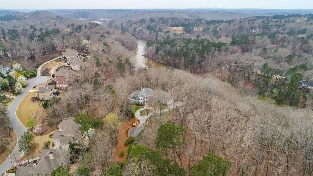 8305 Grogans Ferry Road, Sandy Springs, Georgia 30350, 4 Bedrooms Bedrooms, ,5 BathroomsBathrooms,Residential,Sold,8305 Grogans Ferry Road,5974351
