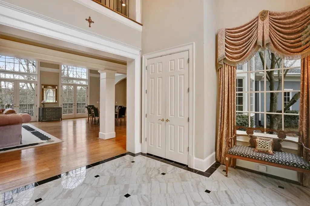 8305 Grogans Ferry Road, Sandy Springs, Georgia 30350, 4 Bedrooms Bedrooms, ,5 BathroomsBathrooms,Residential,Sold,8305 Grogans Ferry Road,5974351