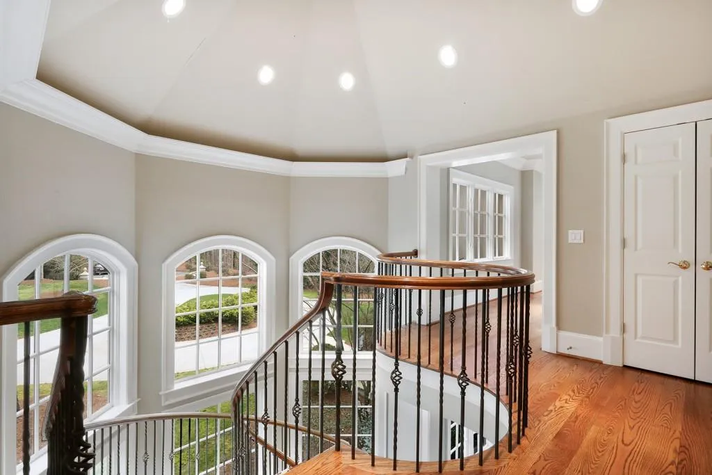 8305 Grogans Ferry Road, Sandy Springs, Georgia 30350, 4 Bedrooms Bedrooms, ,5 BathroomsBathrooms,Residential,Sold,8305 Grogans Ferry Road,5974351