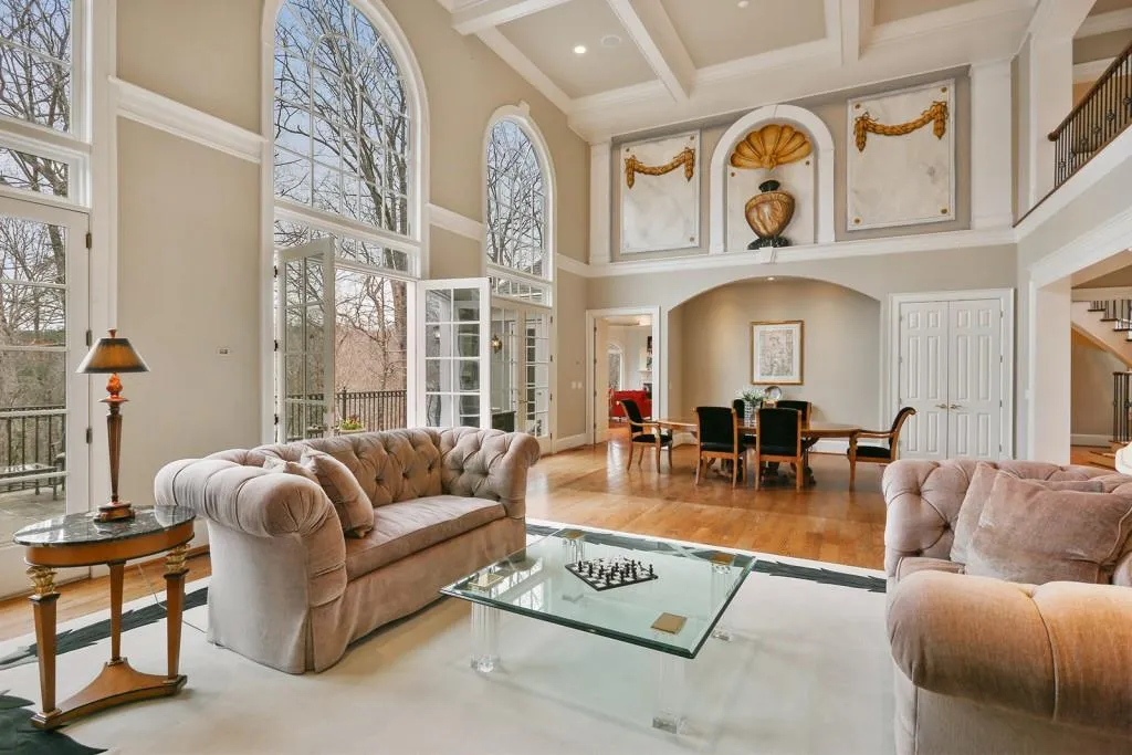 8305 Grogans Ferry Road, Sandy Springs, Georgia 30350, 4 Bedrooms Bedrooms, ,5 BathroomsBathrooms,Residential,Sold,8305 Grogans Ferry Road,5974351