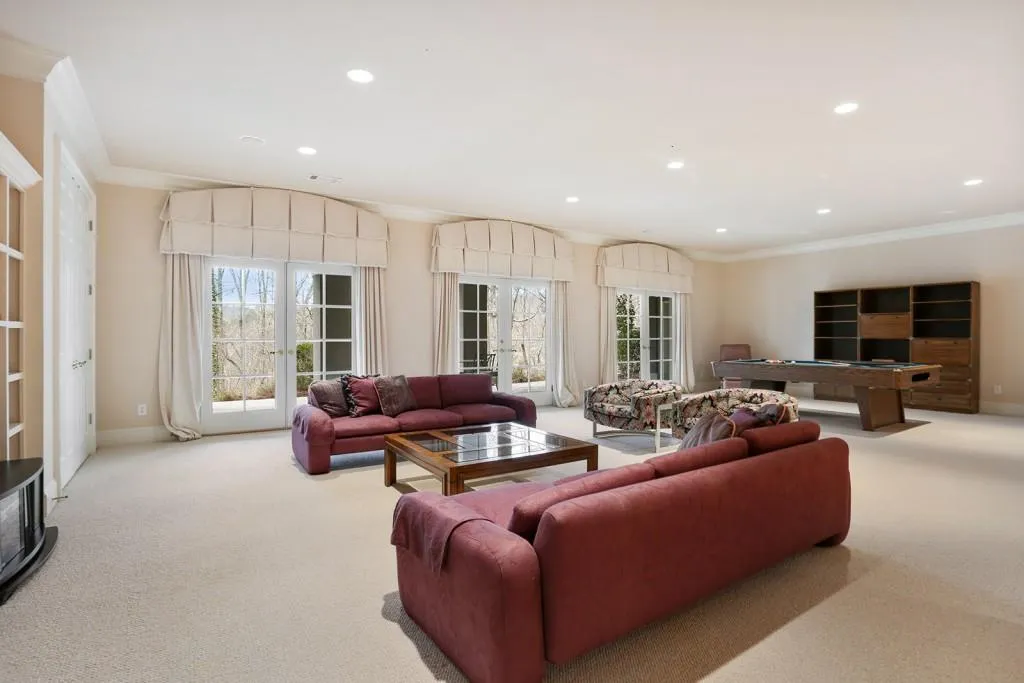8305 Grogans Ferry Road, Sandy Springs, Georgia 30350, 4 Bedrooms Bedrooms, ,5 BathroomsBathrooms,Residential,Sold,8305 Grogans Ferry Road,5974351