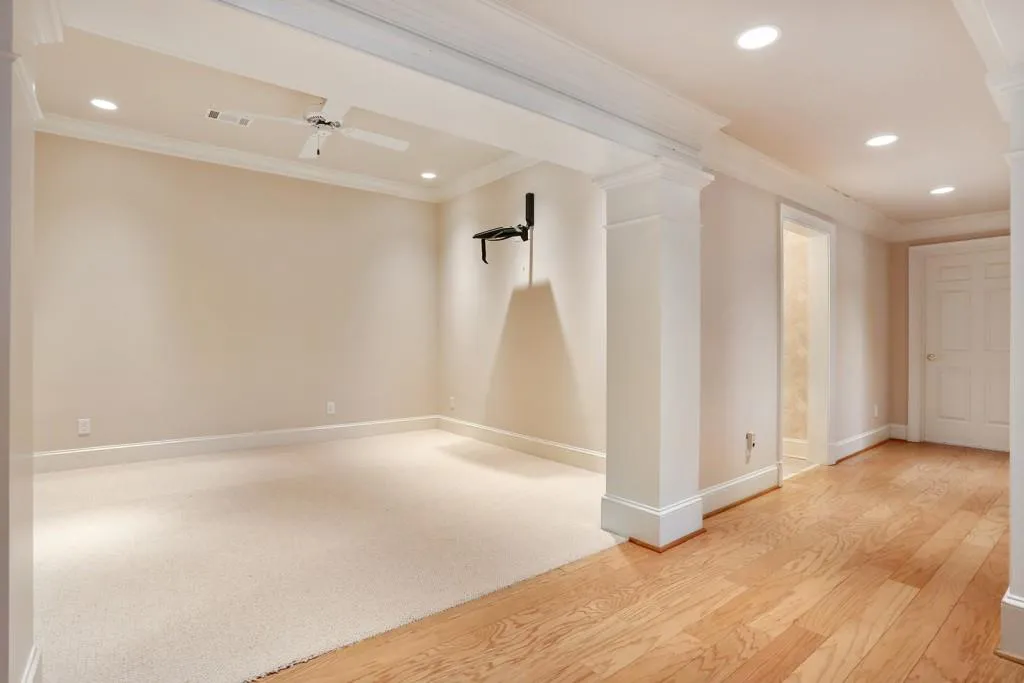 8305 Grogans Ferry Road, Sandy Springs, Georgia 30350, 4 Bedrooms Bedrooms, ,5 BathroomsBathrooms,Residential,Sold,8305 Grogans Ferry Road,5974351