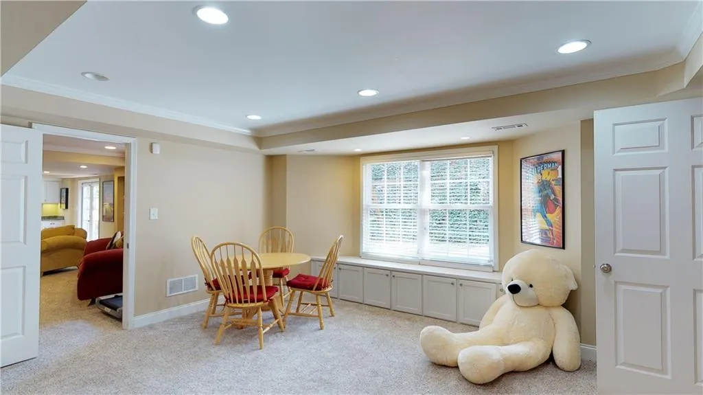 5670 Lake Island Drive Nw, Sandy Springs, Georgia 30327, 6 Bedrooms Bedrooms, ,4 BathroomsBathrooms,Residential,Sold,5670 Lake Island Drive Nw,5969019