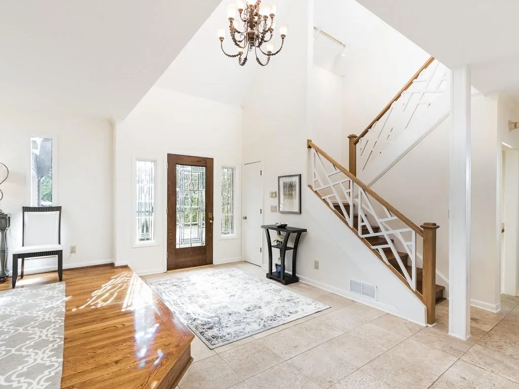 3 Heards Overlook Court, Sandy Springs, Georgia 30328, 5 Bedrooms Bedrooms, ,4 BathroomsBathrooms,Residential,Sold,3 Heards Overlook Court,5925250