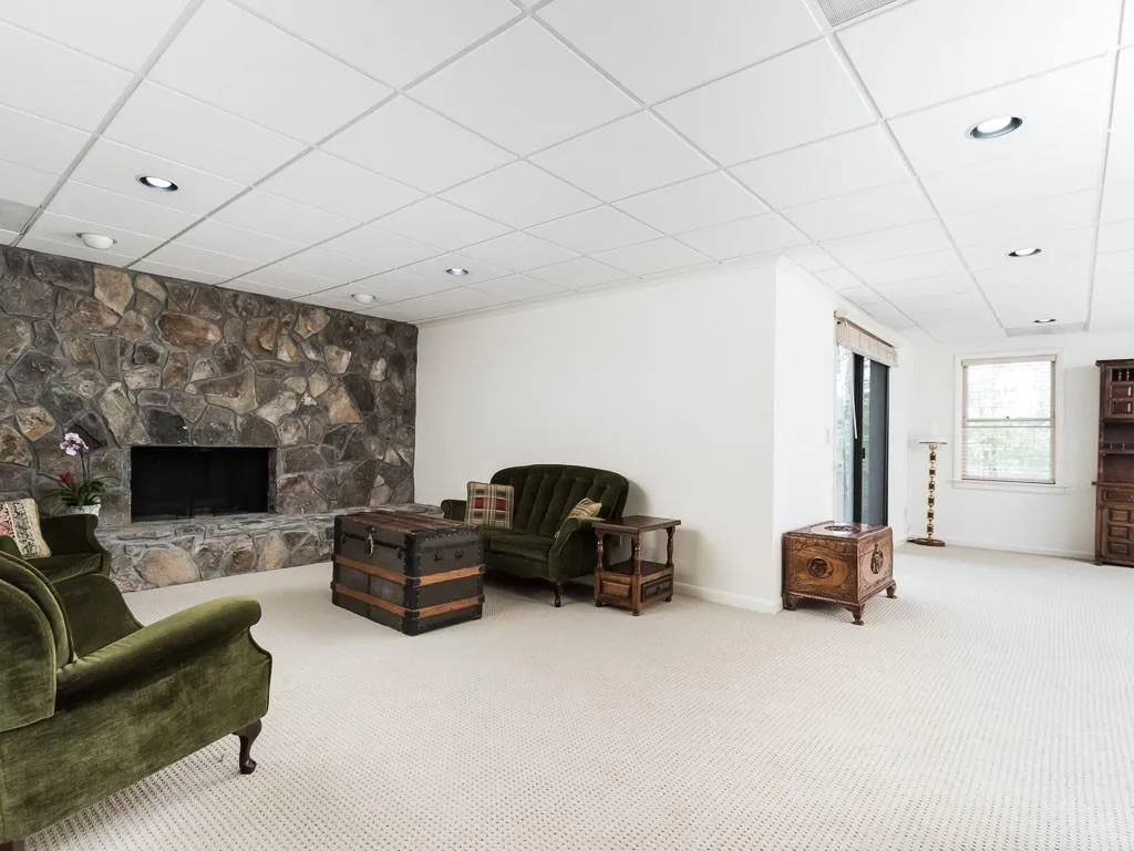 3 Heards Overlook Court, Sandy Springs, Georgia 30328, 5 Bedrooms Bedrooms, ,4 BathroomsBathrooms,Residential,Sold,3 Heards Overlook Court,5925250