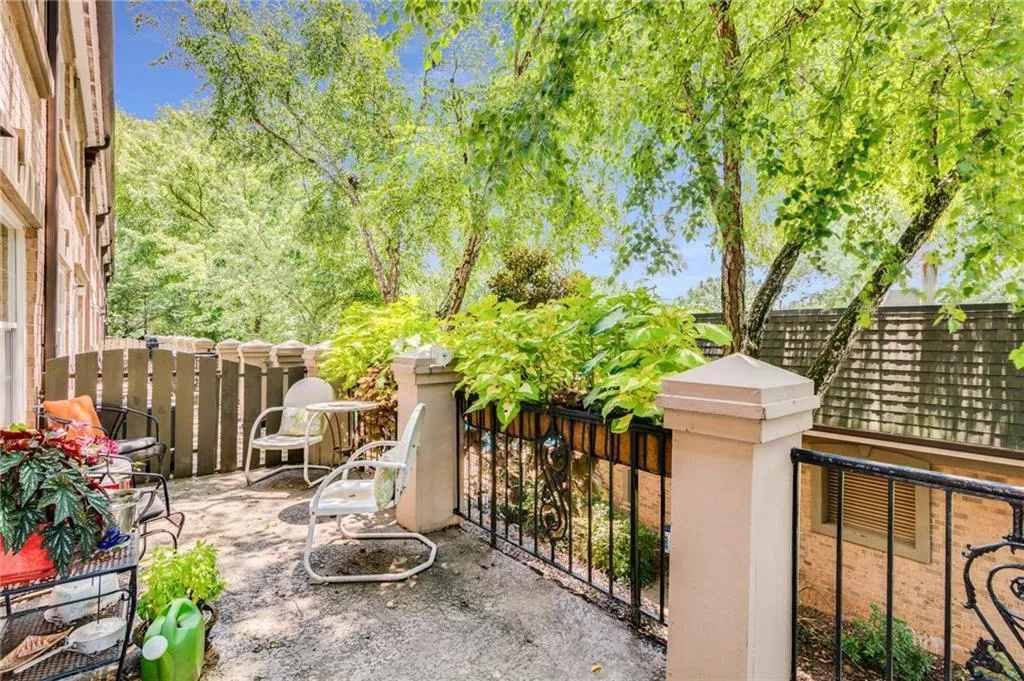 6980 Roswell Road Unit K7, Sandy Springs, Georgia 30328, 2 Bedrooms Bedrooms, ,2 BathroomsBathrooms,Residential,Sold,6980 Roswell Road Unit K7,6924169