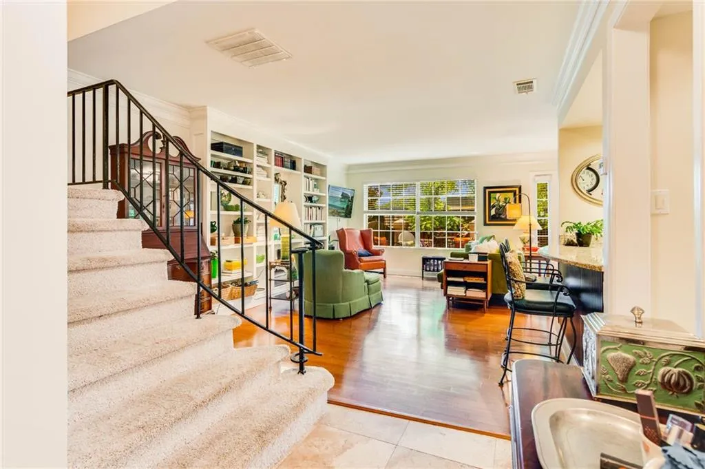 6980 Roswell Road Unit K7, Sandy Springs, Georgia 30328, 2 Bedrooms Bedrooms, ,2 BathroomsBathrooms,Residential,Sold,6980 Roswell Road Unit K7,6924169