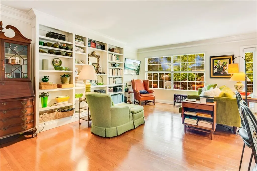 6980 Roswell Road Unit K7, Sandy Springs, Georgia 30328, 2 Bedrooms Bedrooms, ,2 BathroomsBathrooms,Residential,Sold,6980 Roswell Road Unit K7,6924169