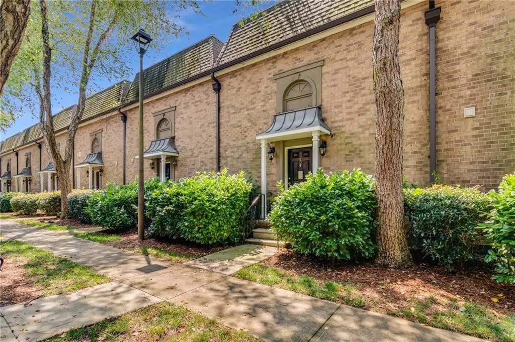 6980 Roswell Road Unit K7, Sandy Springs, Georgia 30328, 2 Bedrooms Bedrooms, ,2 BathroomsBathrooms,Residential,Sold,6980 Roswell Road Unit K7,6924169