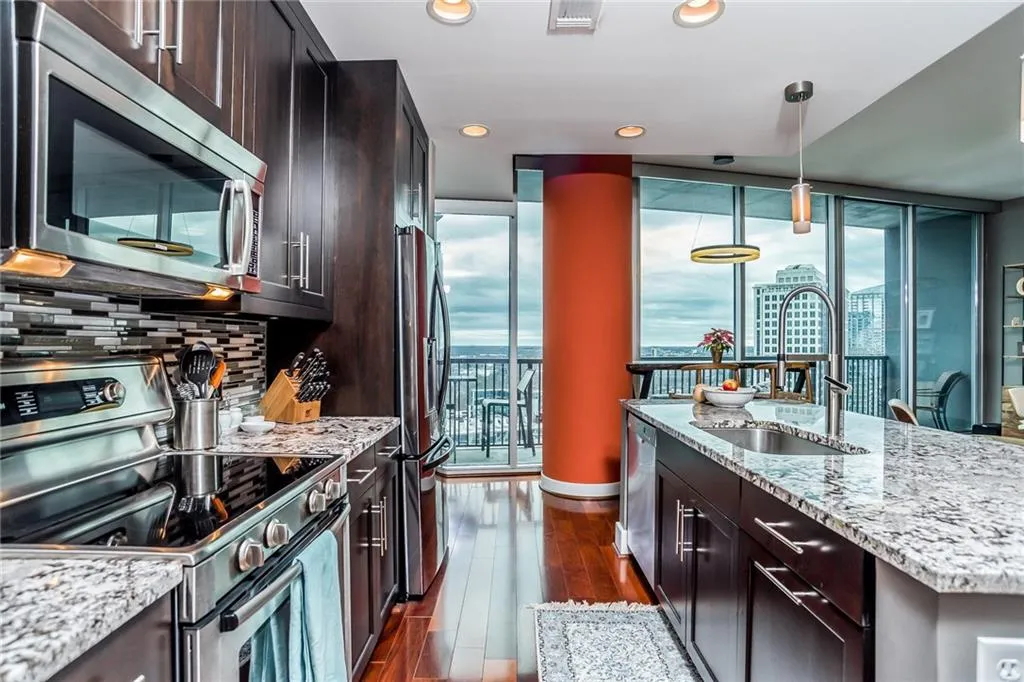 1080 Peachtree Street Ne Unit 2509, Atlanta, Georgia 30309, 2 Bedrooms Bedrooms, ,2 BathroomsBathrooms,Residential,Sold,1080 Peachtree Street Ne Unit 2509,5951302