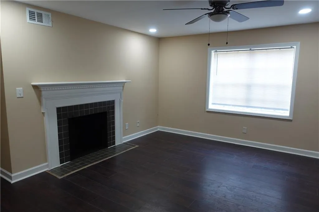 365 Winding River Drive Unit F, Sandy Springs, Georgia 30350, 2 Bedrooms Bedrooms, ,2 BathroomsBathrooms,Residential,Sold,365 Winding River Drive Unit F,6762742