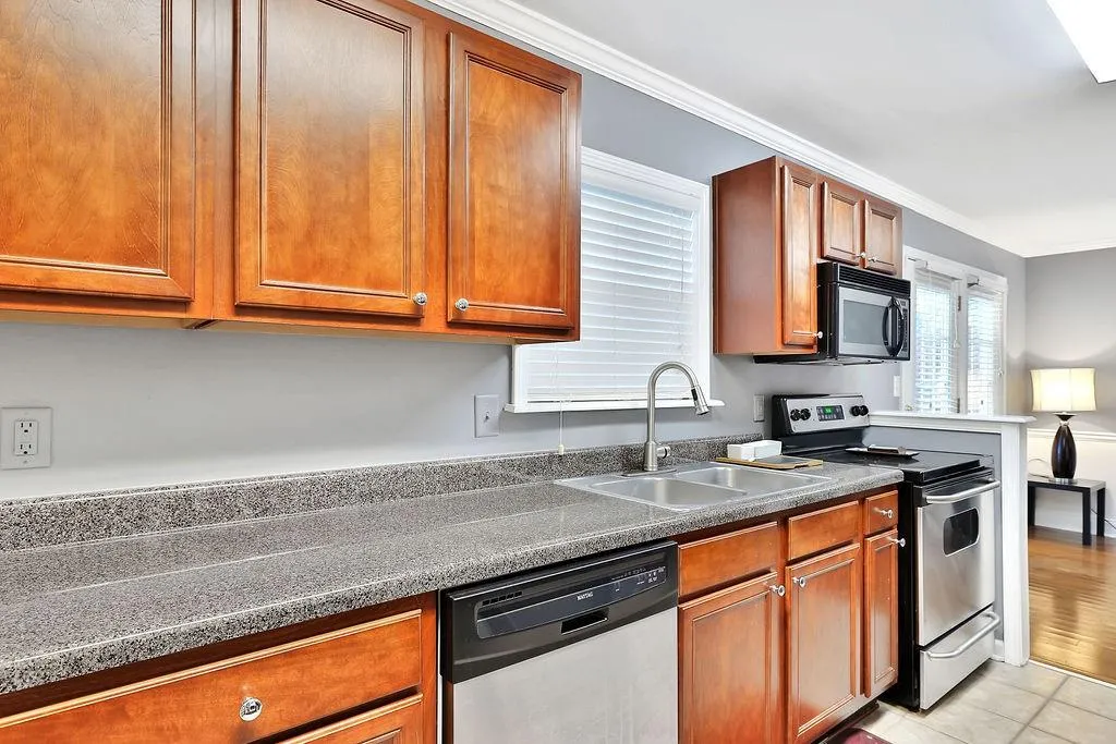 1105 Brighton Point, Atlanta, Georgia 30328, 3 Bedrooms Bedrooms, ,2 BathroomsBathrooms,Residential,Sold,1105 Brighton Point,6967408