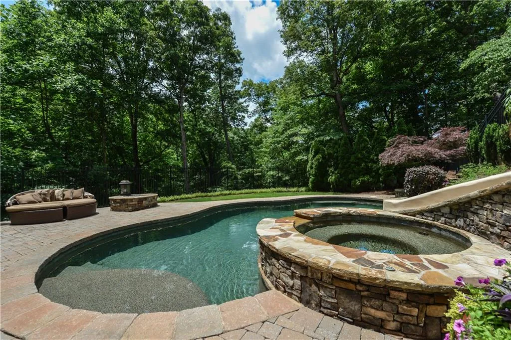 130 Strauss Lane, Sandy Springs, Georgia 30350, 6 Bedrooms Bedrooms, ,7 BathroomsBathrooms,Residential,Sold,130 Strauss Lane,5542529
