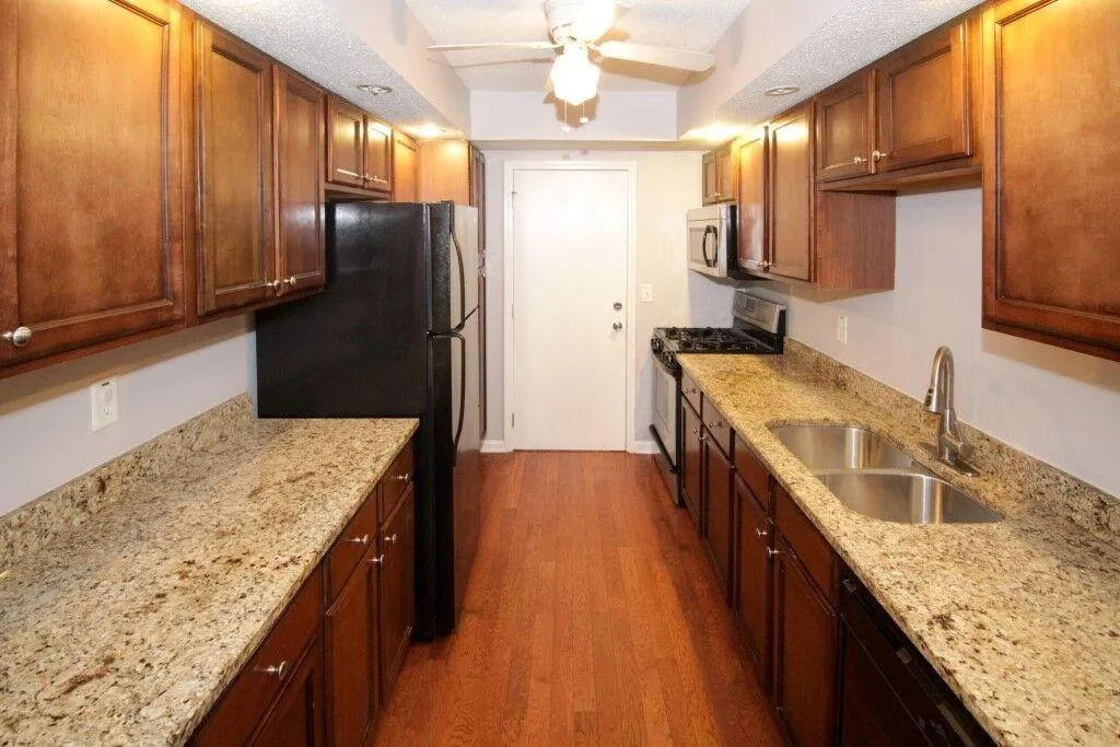 6851 Roswell Road Unit H-14, Sandy Springs, Georgia 30328, 4 Bedrooms Bedrooms, ,2 BathroomsBathrooms,Residential,Sold,6851 Roswell Road Unit H-14,5964994