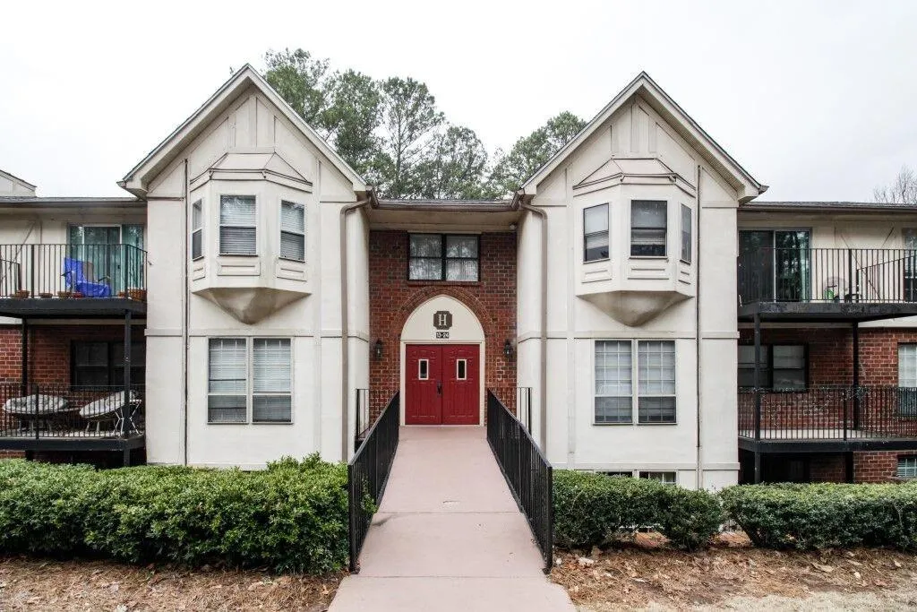 6851 Roswell Road Unit H-14, Sandy Springs, Georgia 30328, 4 Bedrooms Bedrooms, ,2 BathroomsBathrooms,Residential,Sold,6851 Roswell Road Unit H-14,5964994