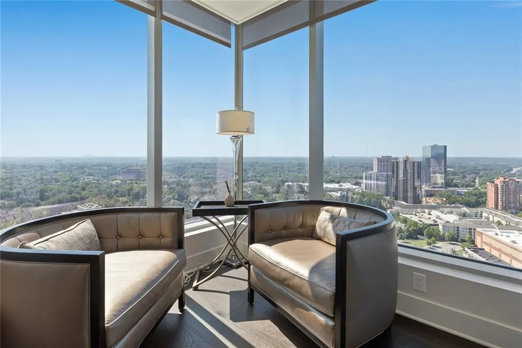3630 Peachtree Road Ne Unit 2104, Atlanta, Georgia 30326, 2 Bedrooms Bedrooms, ,2 BathroomsBathrooms,Residential,Sold,3630 Peachtree Road Ne Unit 2104,6028649