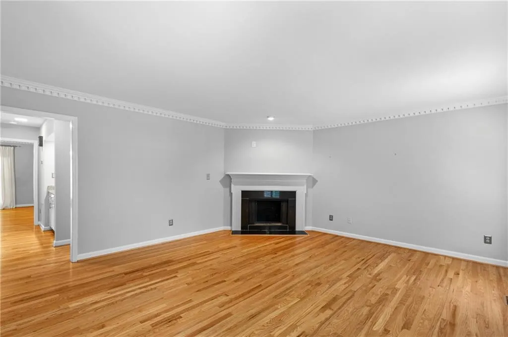 370 The Chace, Atlanta, Georgia 30328, 3 Bedrooms Bedrooms, ,3 BathroomsBathrooms,Residential,For Sale,370 The Chace,7647521