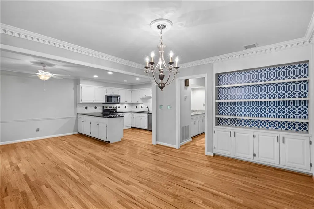 370 The Chace, Atlanta, Georgia 30328, 3 Bedrooms Bedrooms, ,3 BathroomsBathrooms,Residential,For Sale,370 The Chace,7647521