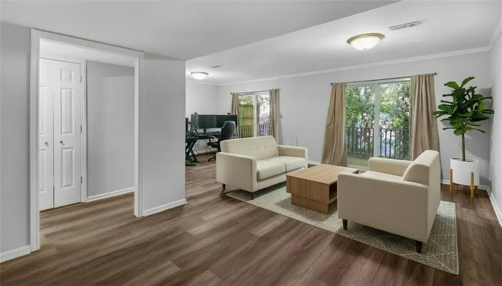 Staged family room/office in terrace Staged family room/office in terrace