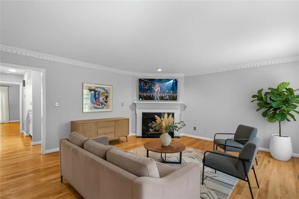 370 The Chace, Atlanta, Georgia 30328, 3 Bedrooms Bedrooms, ,3 BathroomsBathrooms,Residential,For Sale,370 The Chace,7647521