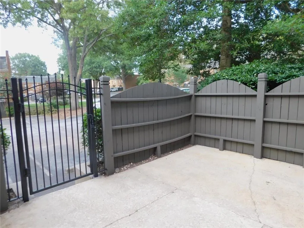 125 N River Drive Unit A, Atlanta, Georgia 30350, 2 Bedrooms Bedrooms, ,2 BathroomsBathrooms,Residential,Sold,125 N River Drive Unit A,6586287