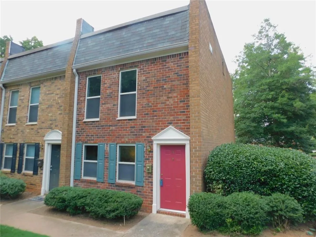 125 N River Drive Unit A, Atlanta, Georgia 30350, 2 Bedrooms Bedrooms, ,2 BathroomsBathrooms,Residential,Sold,125 N River Drive Unit A,6586287