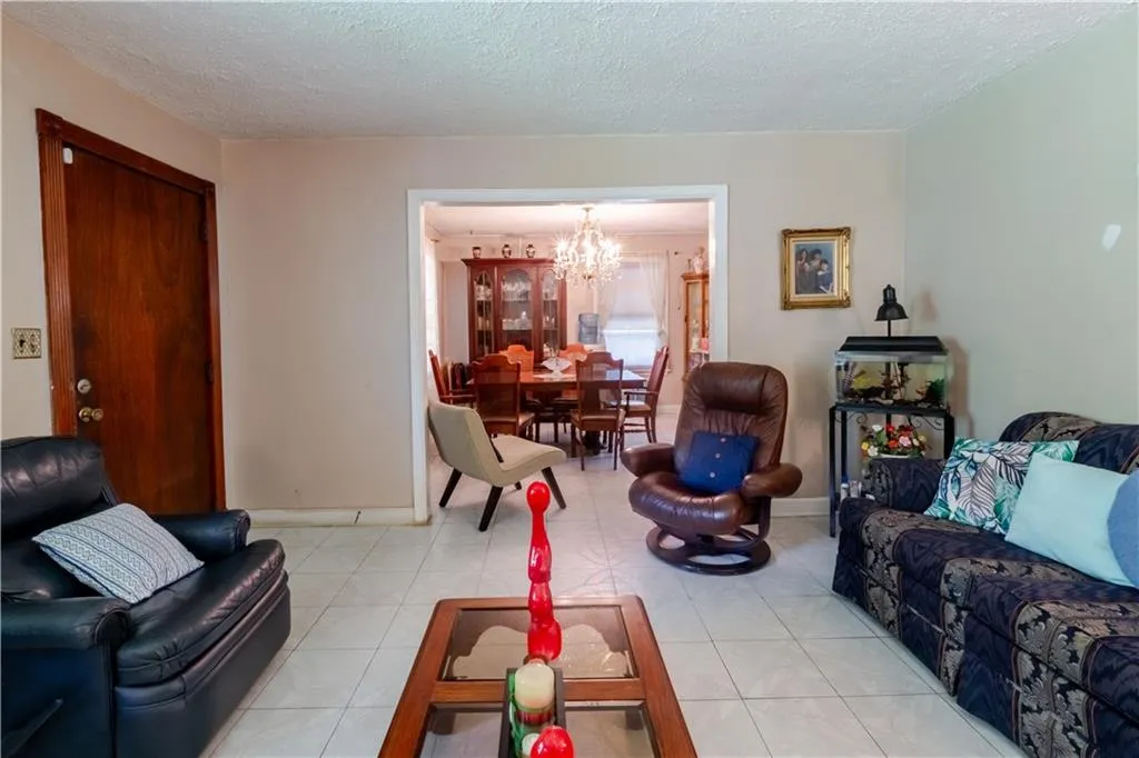Georgia 30324, ,2 BathroomsBathrooms,Residential,For Sale,7641252