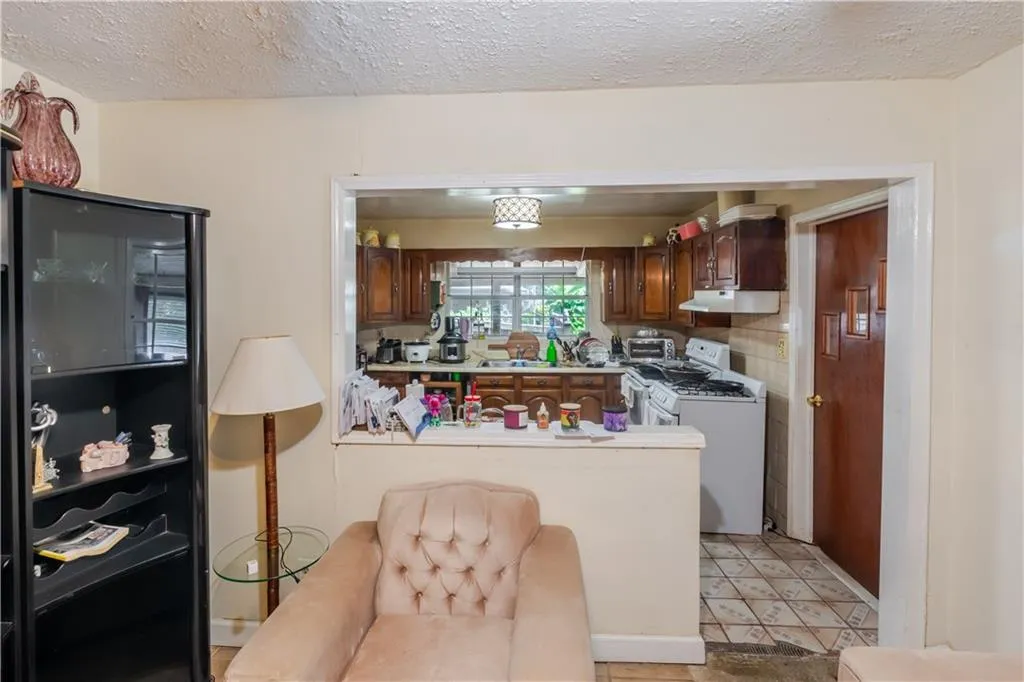 Georgia 30324, ,2 BathroomsBathrooms,Residential,For Sale,7641252