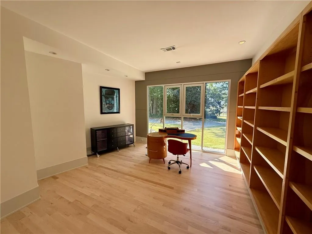 1775 Mount Paran Road Nw, Atlanta, Georgia 30327, 3 Bedrooms Bedrooms, ,3 BathroomsBathrooms,Residential,For Sale,1775 Mount Paran Road Nw,7640318