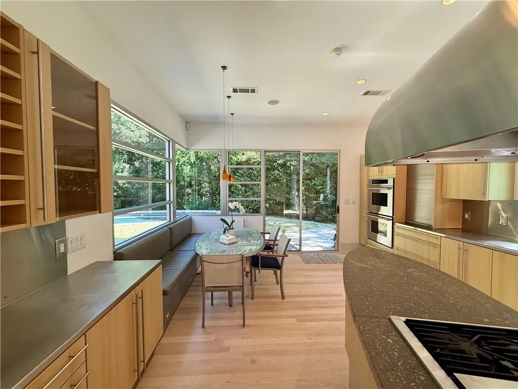 1775 Mount Paran Road Nw, Atlanta, Georgia 30327, 3 Bedrooms Bedrooms, ,3 BathroomsBathrooms,Residential,For Sale,1775 Mount Paran Road Nw,7640318