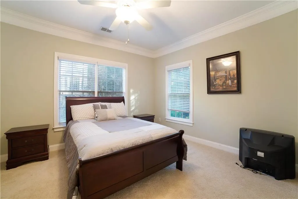5441 Battery Lane Unit 23, Atlanta, Georgia 30342, 4 Bedrooms Bedrooms, ,2 BathroomsBathrooms,Residential,Sold,5441 Battery Lane Unit 23,6104213