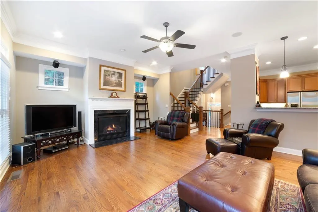 5441 Battery Lane Unit 23, Atlanta, Georgia 30342, 4 Bedrooms Bedrooms, ,2 BathroomsBathrooms,Residential,Sold,5441 Battery Lane Unit 23,6104213