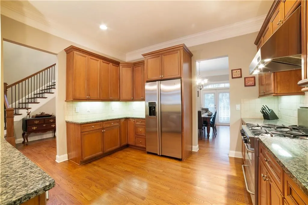 5441 Battery Lane Unit 23, Atlanta, Georgia 30342, 4 Bedrooms Bedrooms, ,2 BathroomsBathrooms,Residential,Sold,5441 Battery Lane Unit 23,6104213