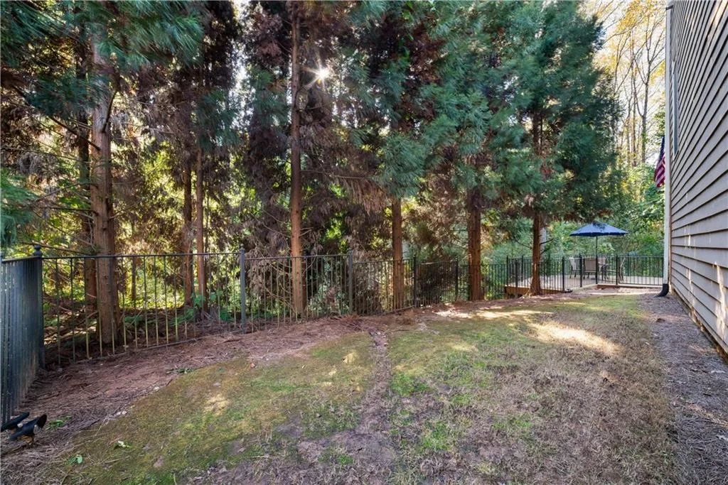 5441 Battery Lane Unit 23, Atlanta, Georgia 30342, 4 Bedrooms Bedrooms, ,2 BathroomsBathrooms,Residential,Sold,5441 Battery Lane Unit 23,6104213