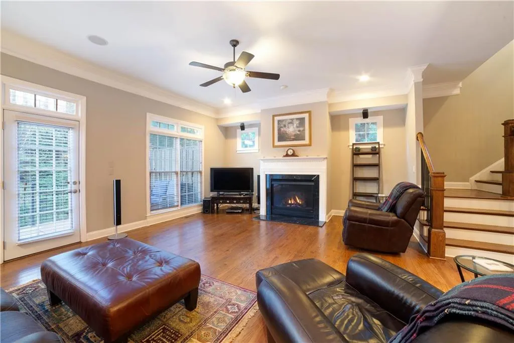 5441 Battery Lane Unit 23, Atlanta, Georgia 30342, 4 Bedrooms Bedrooms, ,2 BathroomsBathrooms,Residential,Sold,5441 Battery Lane Unit 23,6104213
