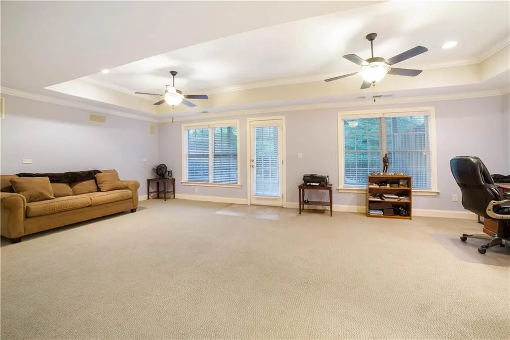 5441 Battery Lane Unit 23, Atlanta, Georgia 30342, 4 Bedrooms Bedrooms, ,2 BathroomsBathrooms,Residential,Sold,5441 Battery Lane Unit 23,6104213
