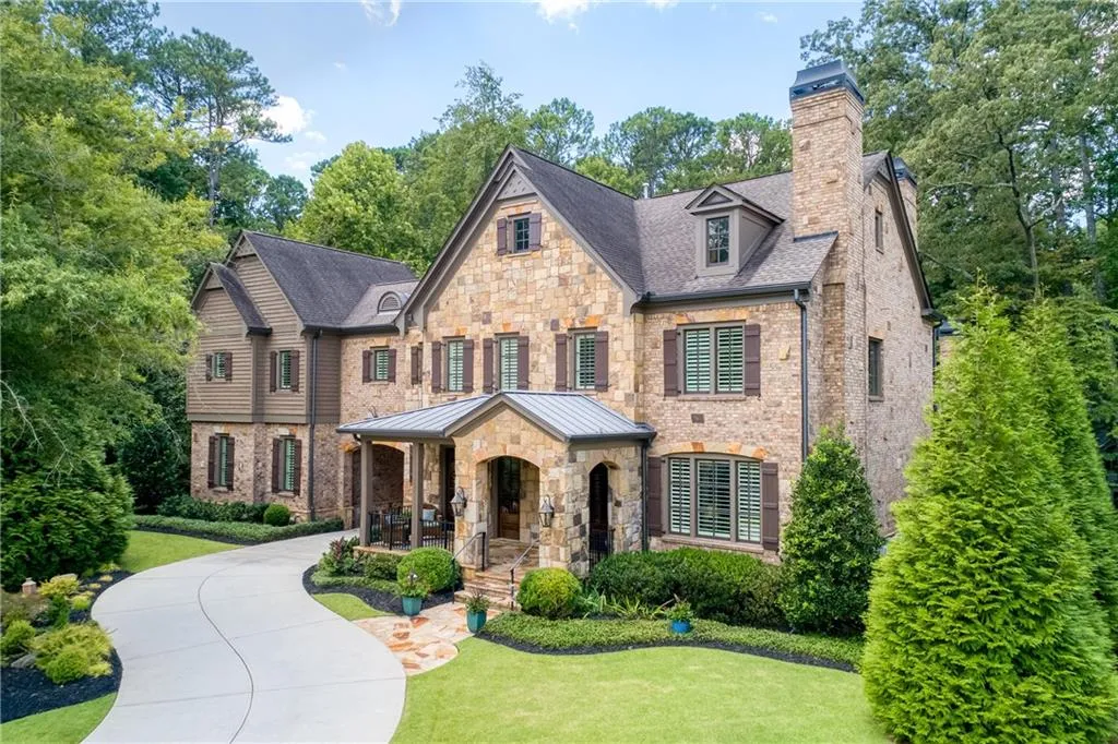 200 Rivermere Way, Sandy Springs, Georgia 30350, 6 Bedrooms Bedrooms, ,6 BathroomsBathrooms,Residential,For Sale,200 Rivermere Way,7536666