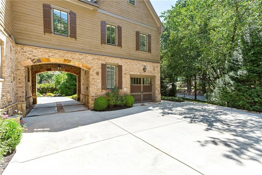 200 Rivermere Way, Sandy Springs, Georgia 30350, 6 Bedrooms Bedrooms, ,6 BathroomsBathrooms,Residential,For Sale,200 Rivermere Way,7536666