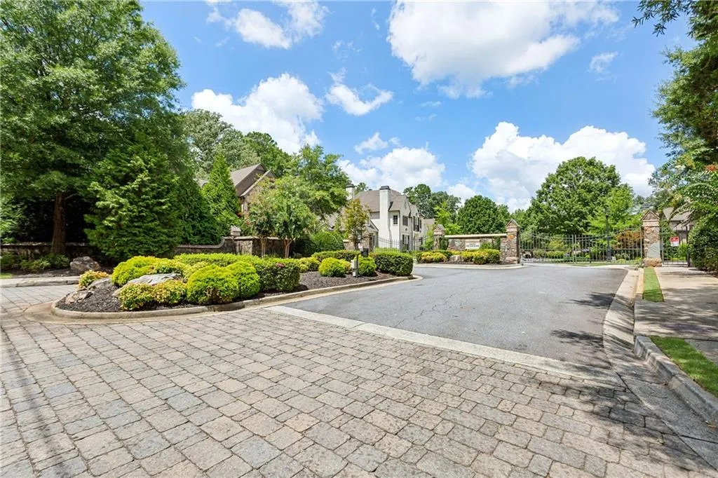 200 Rivermere Way, Sandy Springs, Georgia 30350, 6 Bedrooms Bedrooms, ,6 BathroomsBathrooms,Residential,For Sale,200 Rivermere Way,7536666
