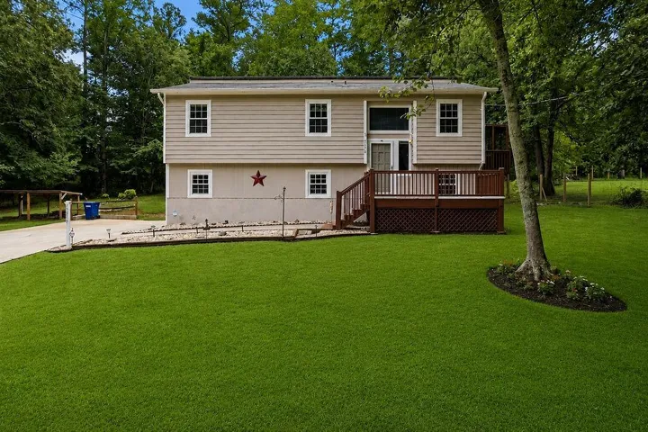 Front view of home