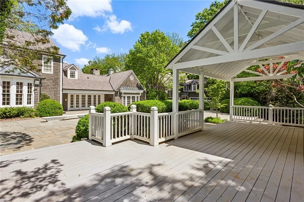 216 Mount Paran Road, Atlanta, Georgia 30327, 8 Bedrooms Bedrooms, ,6 BathroomsBathrooms,Residential,Sold,216 Mount Paran Road,7372969